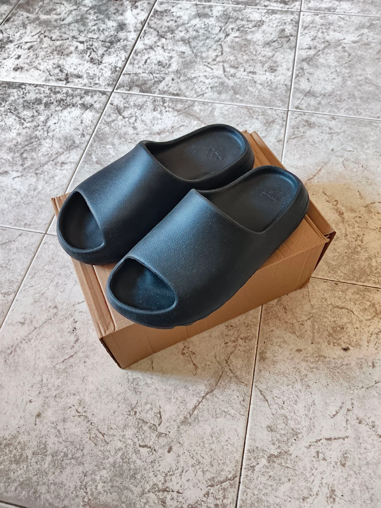 Yeezy Slide 